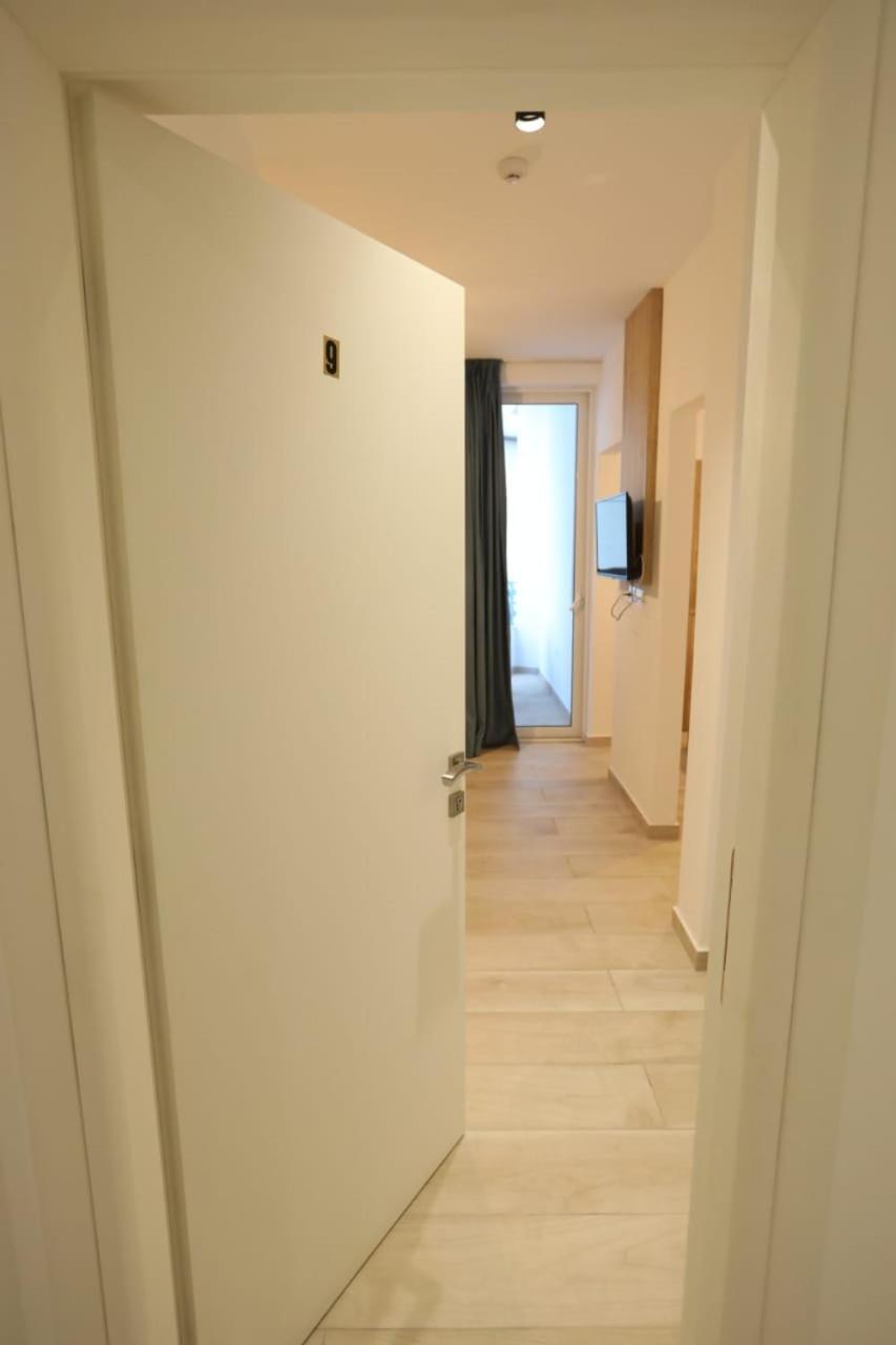 Apart-Hotel Alvi Sarandë Eksteriør billede