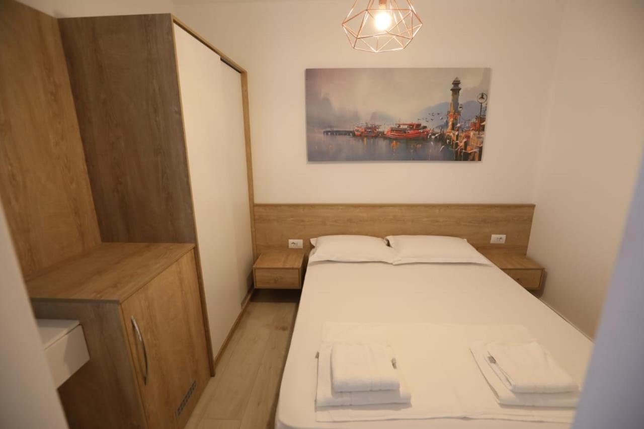 Apart-Hotel Alvi Sarandë Eksteriør billede