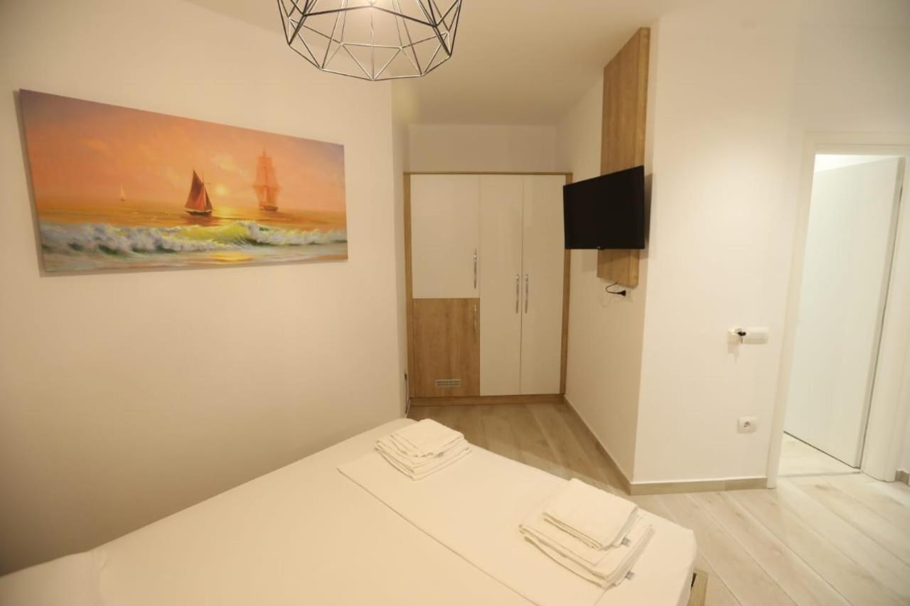 Apart-Hotel Alvi Sarandë Eksteriør billede