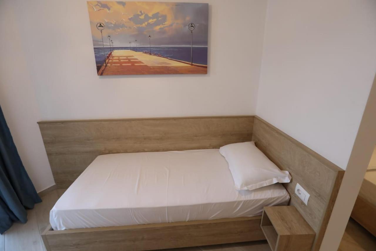 Apart-Hotel Alvi Sarandë Eksteriør billede