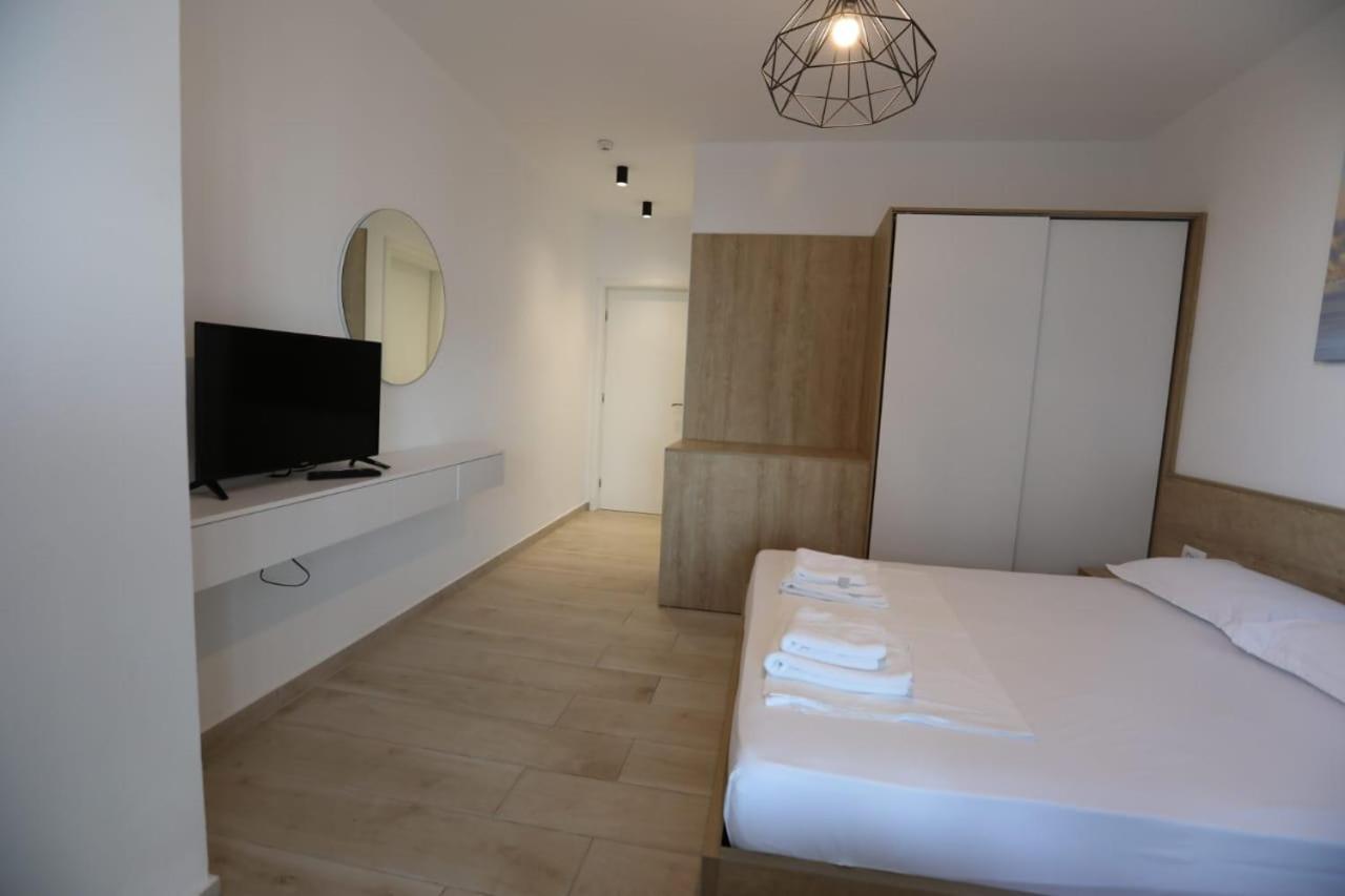 Apart-Hotel Alvi Sarandë Eksteriør billede